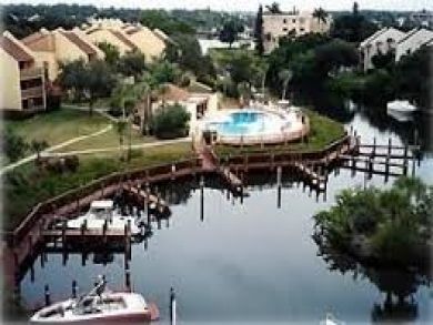 Siesta Key 2 Bedroom Rental Sleeps 6 Guests Bay to Beach
